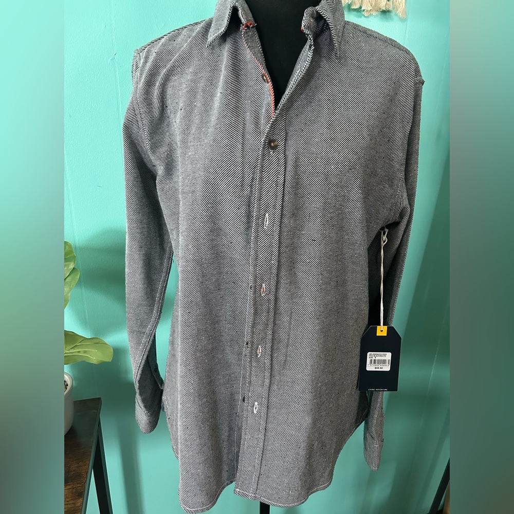 Men’s dressy small button up shirt